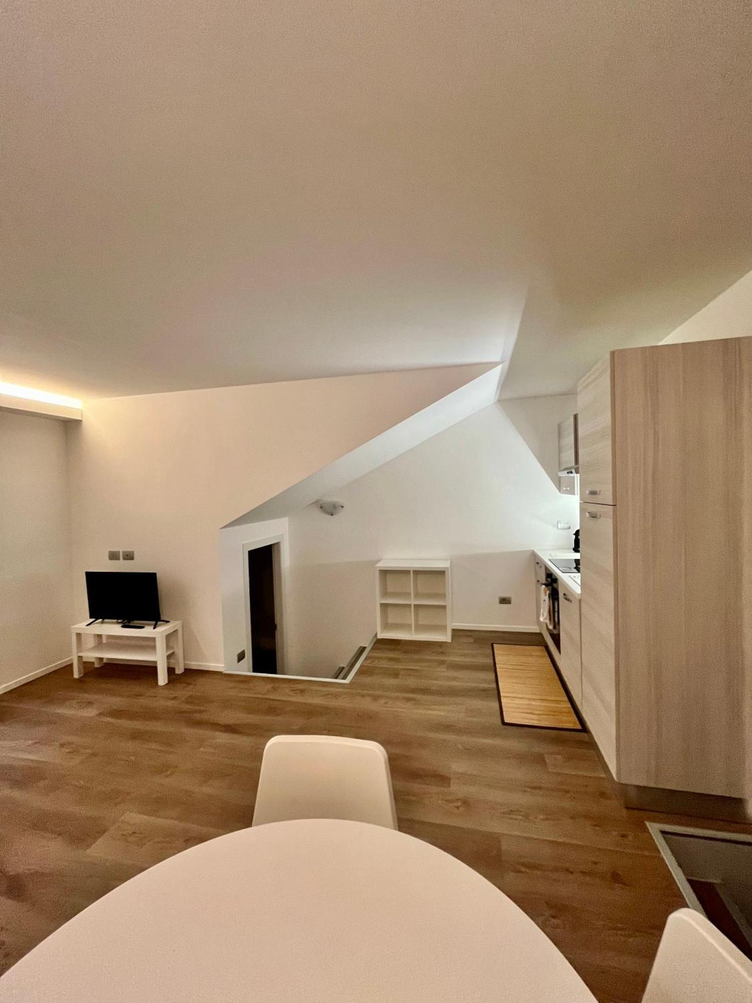 Central Side Apartment Milano Exteriör bild