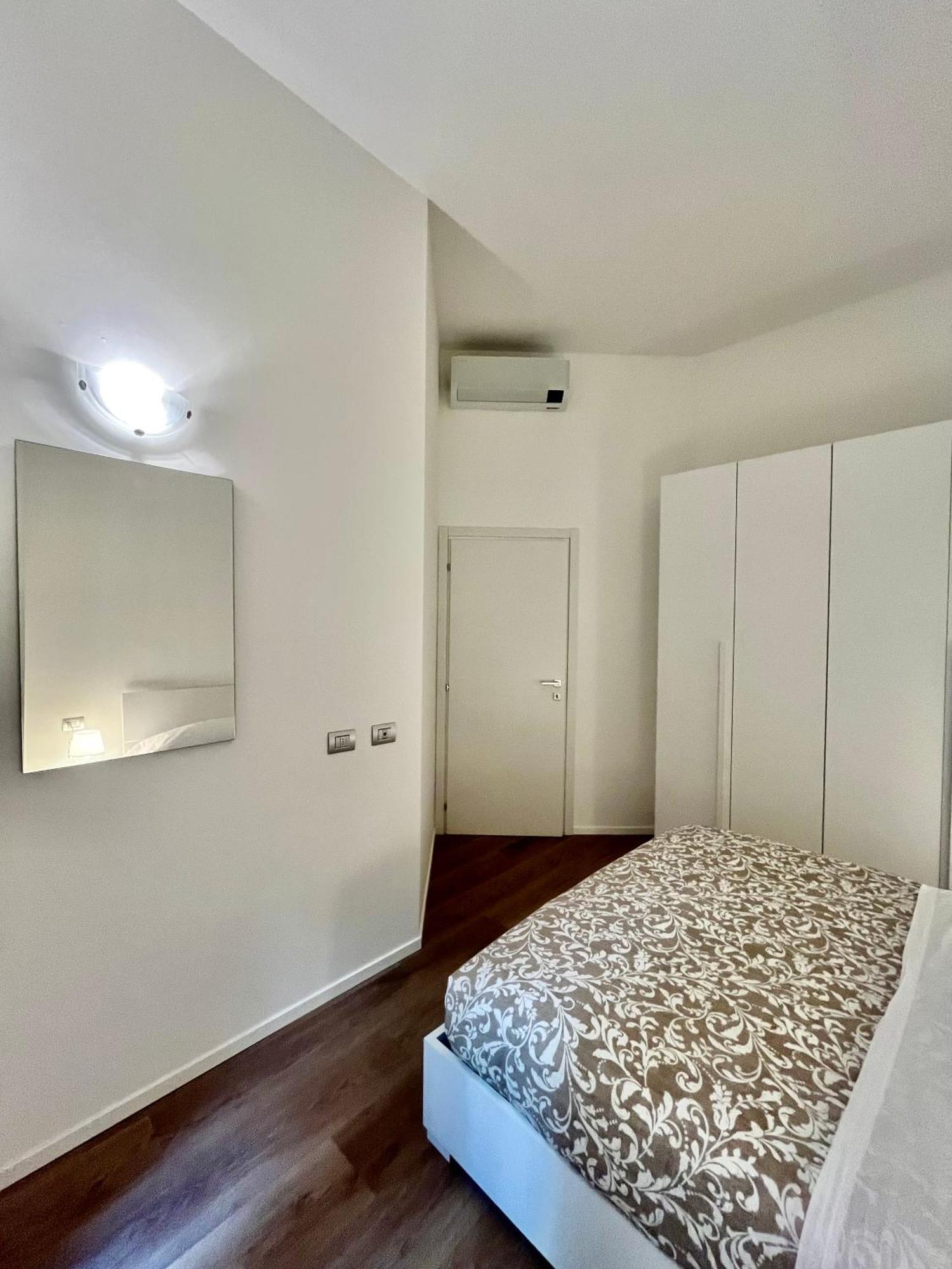 Central Side Apartment Milano Exteriör bild