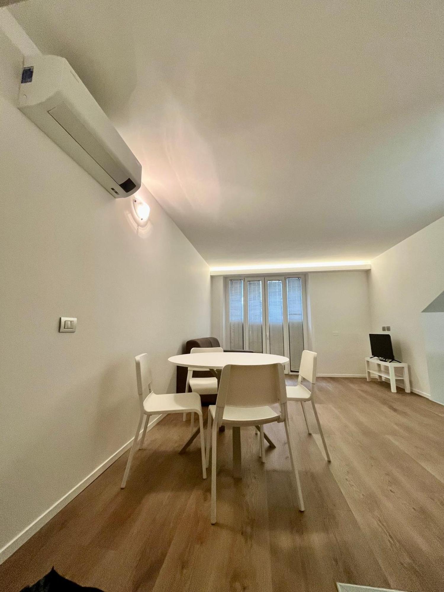 Central Side Apartment Milano Exteriör bild
