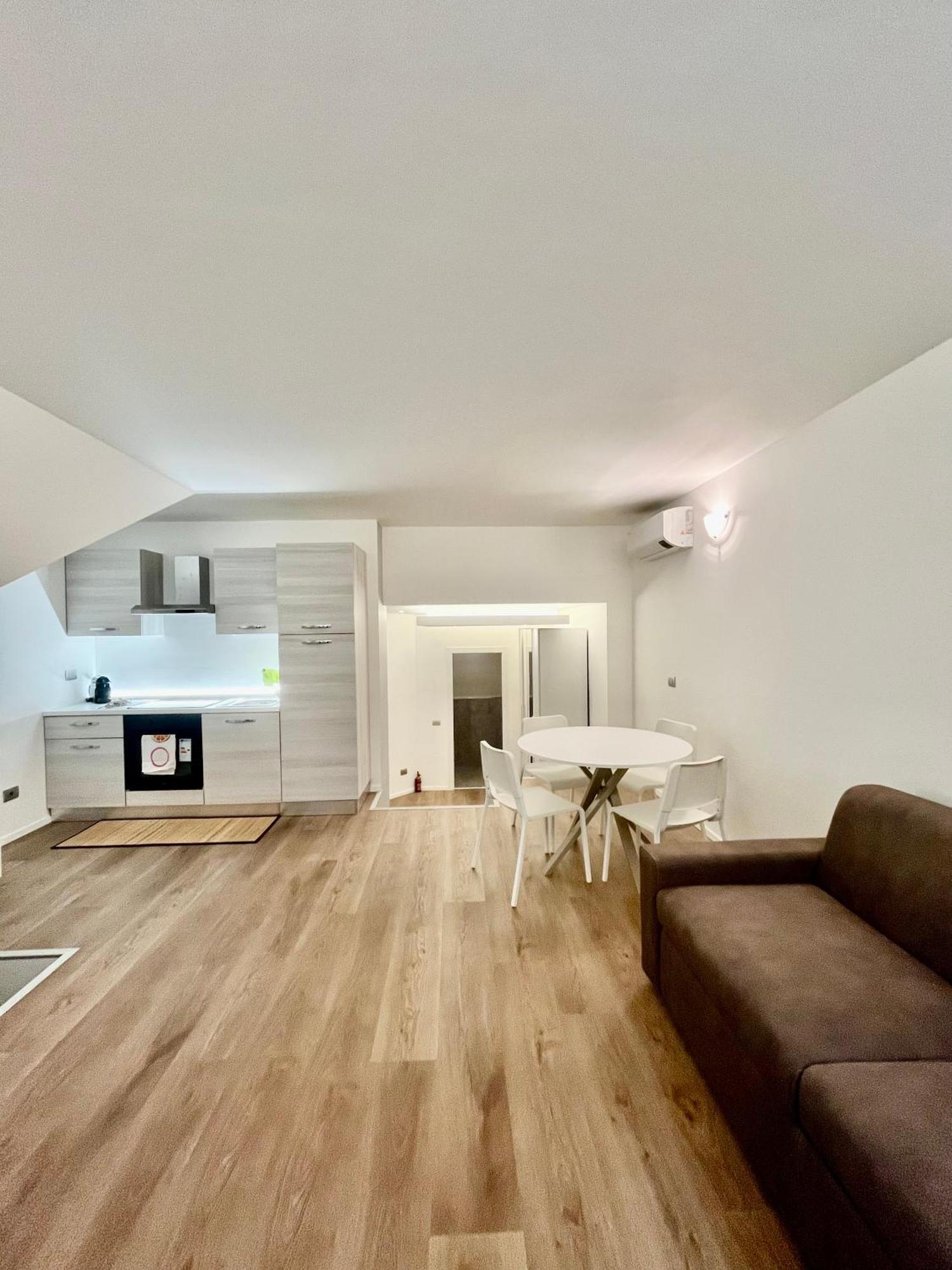 Central Side Apartment Milano Exteriör bild